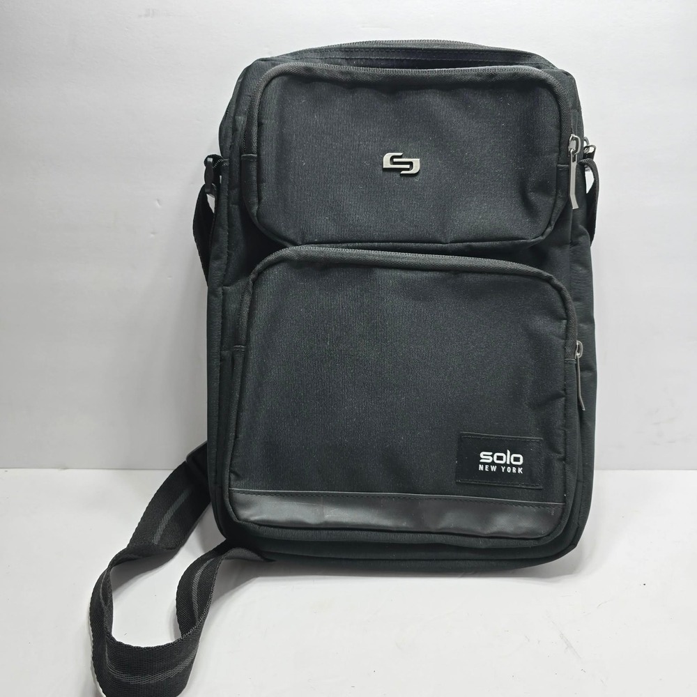 Solo New York Black Messenger Bag Crossbody Tablet Case Laptop Travel Bag